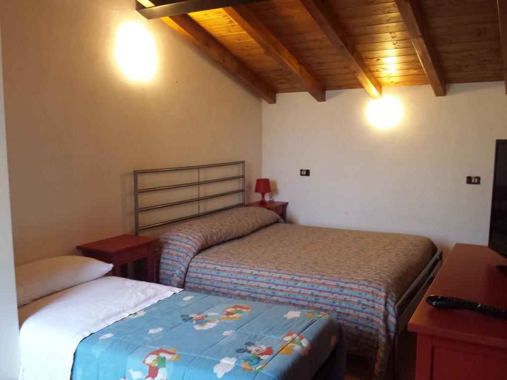 Via Toscana House Parma Habitación foto