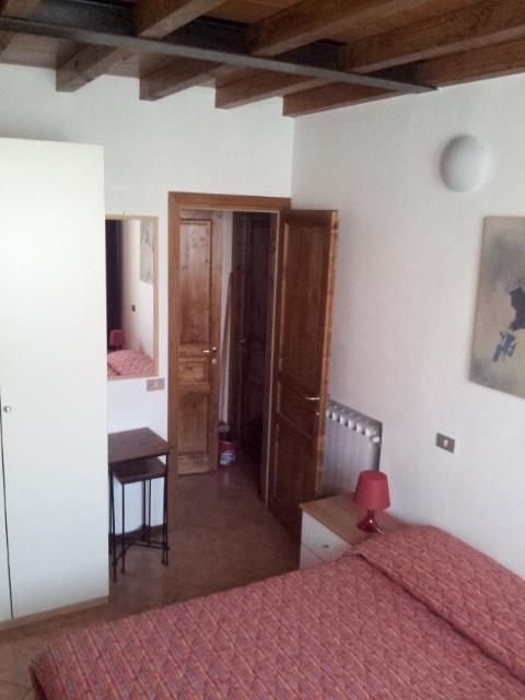 Via Toscana House Parma Habitación foto